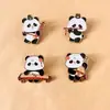 Insígnia de Metal Broche Panda Instrumento Musical Clássico Desenho Animado Guzheng Pipa Broche Panda Acessórios para Mochila Escolar de Estudante Presente