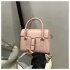 Bolsa Quadrada Pequena para Carregar à Mão Transfronteiriça para Mulheres 2025 Nova Tendência Moda Bolsa de Ombro Único Transversal de Alta Qualidade Nicho de Luxo Bolsa Feminina de Alta Qualidade