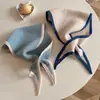 Bufanda Triángulo Tejida en Punto Cruz con Borde Contrastante Estilo Coreano para Mujer, Calentador de Cuello Versátil, Pañuelo Pequeño, Chaleco Pequeño Elegante