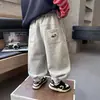 Q03 Pantalones para niño, pants deportivos, estilo primavera y otoño, pantalones atléticos, negro y gris, para bebés y niños pequeños, pantalones casuales, ropa deportiva para niños