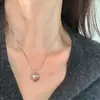 Corea del Sur sentido del diseño de alta gama nicho collar Amor de Fresa moderno fresco dulce celebridad de internet cadena de clavícula femenina