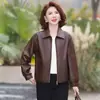 Abrigo de otoño para mujeres de mediana edad y mayores, chaqueta de cuero de color liso serie Maillard, a prueba de viento, rejuvenecedora, elegante chaqueta para madre