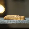 Pendente Esculpido em Alto Relevo de Agarwood de Qinan, Guanyin de Mil Braços Unilateral, Ornamento de Mão Estilo Chinês