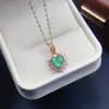 Colgante de Esmeralda Natural Transfronterizo Accesorios para Mujer Nicho de Alta Gama Joyería de Plata 925 7*7 Joyería de Lujo Venta Directa de Fábrica