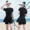 Traje de baño atlético de una pieza para mujer, de verano, adecuado para natación, deportes y competiciones, con un diseño modesto que cubre el pecho y crea un efecto adelgazante, nuevo estilo 2026