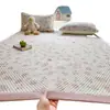 Juego de Tres Piezas de Alfombrilla Refrigerante de Látex de Seda de Hielo para Verano, Alfombrilla Suave Refrigerante Estampada, Colchón de Doble Uso, Individual, Estilo Fresco de Dibujos Animados, Alfombrilla de Seda de Hielo