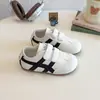 Moda Infantil Antiderrapante Sapatos Forrest Gump 2025 Verão Novo Estilo Sapatos Casuais de Menino Tênis de Menina Sola Macia Sapatos de Treino Alemães