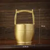 Popular Adorno de Cubo Dorado Hecho de Latón Puro, Pequeño Cubo de Agua Artesanía Regalo, Lingote Creativo Retro Atrae Riqueza, Venta al por Mayor desde el Fabricante