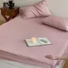 Lençol de Cama Acolchoado de Algodão de Alta Densidade Estilo Coreano com Listras Retas Ajustado para Uso Doméstico Antiderrapante Respirável Resistente ao Desgaste Capa de Cama Totalmente Fechada