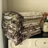 2025 Nuevo Estilo Retro Lino Cáñamo Crudo Encaje Juego de Cuatro Piezas Estilo Encaje Coreano Cama Sábanas de Cama Juego de Tres Piezas Listo para la Venta