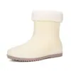 Sapatos de chuva para mulheres adultas sapatos curtos antiderrapantes botas impermeáveis resistentes ao desgaste Four Seasons Student All-match Cor sólida Botas de chuva quentes femininas