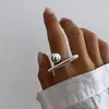 Anel Geométrico Assimétrico de Metal Europeu e Americano para Mulheres, Anel Aberto de Nicho de Alta Qualidade, Anel Personalizado de Bola Elegante para o Dedo Indicador
