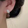 Aretes Franceses de Perlas de Hoja Estilo Tiktok para Mujer, Diseño de Nicho con Sensación de Alta Gama, Brazaletes Elegantes para Oreja, Nuevo Accesorio 2025