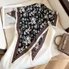 Pañuelo Triangular Floral Vintage para Mujer, Bufanda para el Cuello de Nuevo Estilo con Acabado de Lujo, Decoración de Bufanda de Seda Sintética, Cinturón de Cadera