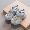 Sandalias Deportivas Infantiles para Bebé con Punta Cerrada para Niños Verano 2025 Nuevo Estilo Zapatillas de Malla Hueca a la Moda para Niñas