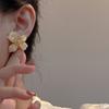 Pendientes coreanos de flores de cristal de alta gama para mujer, de moda, ligeros, lujosos, elegantes, de estilo suave, pendientes de estilo fresco japonés y coreano.