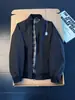 Chaqueta Harrington Azul Oscuro Cuello Alto para Hombre Otoño Ropa Exterior de Alta Gama para Viajes Cortos Cortavientos Tres Pruebas cleanfit