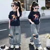 Sudadera Redonda de Dibujos Animados Dulces y Perezosos Estilo Coreano Moda Tendencia Jeans Conjunto de Dos Piezas Nuevo para Primavera y Otoño Niñas