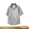 Camiseta de manga corta a cuadros con retazos, cuello vuelto, media cremallera, estilo retro americano de dos piezas falsas, holgada y casual para hombre, para verano