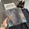 Impresionante y Hermoso Cardigan Suéter de Punto Cepillado con Patrón Argyle Estilo Retro Británico, Top de Invierno Perezoso Chic de Alta Gama para Mujer