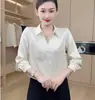 Nova camisa de manga comprida com design 2026 para mulheres, versátil e estilosa para o outono, modeladora e elegante, camisa básica da moda