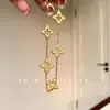 Pulsera cepillada con forma de trébol de cuatro hojas hueco en forma de diamante chapada en oro para mujer, Joyería vintage de flor pequeña, punto de diamante chapado en oro, flor, Lujo ligero