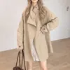 Casaco Trench Coat Estilo Design Americano Feminino 2026 Chegada Nova Outono Item Quente Popular do Ano Gola Alta Casaco Elegante