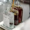 Garrafa de Chá de Extração a Frio Garrafa de Bebida Garrafa de Suco Embalagem de Vidro Transparente Deformada Tampa de Alumínio Rosca Garrafa Pequena de Vinho Garrafa de Bebida