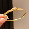 Pulseira de borboleta com zircônia banhada a ouro 18K real, pulseira de nicho transfronteiriça europeia e americana, joias femininas vintage de luxo leve para Instagram