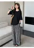 Traje de Maternidad de Celebridad de Internet 2025 Verano Nueva Moda Camiseta Elástica de Seda de Hielo + Pantalones Anchos Florales con Botón de Nariz de Cerdo para Usar como Ropa Exterior