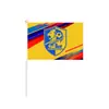 Banderas de soporte de mano para clubes de fútbol para que los aficionados las usen durante los partidos. Se pueden personalizar varias banderas de equipos de club