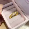Anel vintage de zircônia de luxo leve em formato de coração vazado, estilo minimalista, anel aberto personalizado para o dedo indicador, joia versátil estilo coreano ins