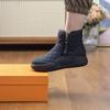 Botas de Neve de Veludo com Plataforma para Mulheres 2025 Inverno Novas Botas Curtas Versáteis de Algodão Casual com Sola Grossa que Aumenta a Altura e Resistente ao Desgaste
