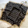 Bufanda de Letras Simple para Mujer Bufanda Cuadrada Artificial de 70 cm Elegante Bufanda de Seda Versátil Decorativa Bufanda Pequeña Decorativa Corbata de Bolso Corbata para el Cabello