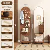 Espejo de tocador de tablero perforado retro de lujo ligero, giratorio y móvil, perchero integrado para abrigos y sombreros para uso doméstico, espejo de cuerpo entero de pie