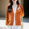 Cardigan de Tricô Vazado com Decote V Falso de Duas Peças Estilo Old Money para Mulheres 2026 Novo Caimento Solto Emagrecedor Fashionable Top com Decote V