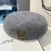 Boina Preta para Mulheres, Estilo Hong Kong Outono e Inverno Chapéu de Pintor Lã Quente com Fivela, Chapéu de Jovem Britânico Retro para Mulheres, Tendência