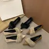 Primer Encuentro con Zapatos Peludos de Tacón Medio para Mujer, Ropa de Invierno para Exteriores, Combinados con Faldas, Tacón Grueso Estilo Francés, Zapatos de Punta Finos Forrados de Polar para Mujer, Cálidos y Adecuados para el Trabajo