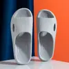 Novas Pantufas Domésticas EVA Internas Femininas Verão Estilo Coreano Simples Banheiro Banho Antiderrapante Doméstico Hotel Pantufas Frescas