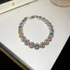Jardim de Monet! Pulseira com fecho redondo de zircônia colorida, luxo leve, estilo moderno e doce, acessório de mão luxuoso e versátil