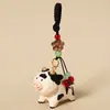 Pingente Chaveiro de Vaca de Madeira Feito à Mão, Decoração Fofa para Mochila, Ornamento Criativo, Presente de Aniversário