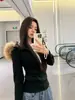 Sudadera jacket negra ajustada para mujer, nuevo estilo otoño 2026, cárdigan retro americano otoño/invierno con capucha y cuello de piel sintética, atuendo