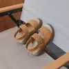 Sandalias Infantiles para Niños 2026 Verano Nuevo Estilo Niños Medianos y Grandes Zapatos de Playa para Niños Zapatos Transpirables Antideslizantes para Niñas Zapatos de Exterior para Niños