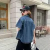 Foto real, em estoque, alta qualidade, início da primavera, modelagem solta, versátil, macio, amigo da pele, vintage, jeans, manga curta, camisa, top