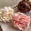 Presilha de Cabelo Flor Rosa Estilo Ins para Mulheres Acessório de Cabelo Primavera e Verão 2024 Parte de Trás da Cabeça Presilha de Tubarão Raiz do Cabelo Franja