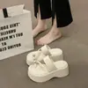 Sandalias Populares con Suela Gruesa para Aumentar la Altura y Pedrería para Mujer, para Uso al Aire Libre, Nueva Moda Verano 2026 Sandalias Slip-On