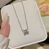 Colar Geométrico de Luxo com Zircônia Total para Mulheres, Design Versátil de Nicho, Pingente de Corrente para Clavícula, Joia Fashion e Sofisticada