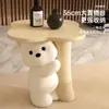 Mesa de centro pequeña creativa para sala de estar con figura de oso de pie, Bandeja móvil para mesita de noche para dormitorio, Regalo de inauguración