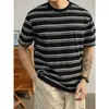 Nueva Camiseta Casual Versátil a Rayas de Bloques de Color Retro para Hombre Top Versátil de Manga Corta de Lujo Ligero a Rayas
