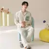 Cárdigan largo de manga larga y pantalón largo para hombre al por mayor, pijama de algodón puro, ropa de casa casual de dibujos animados para otoño, conjunto de dos piezas